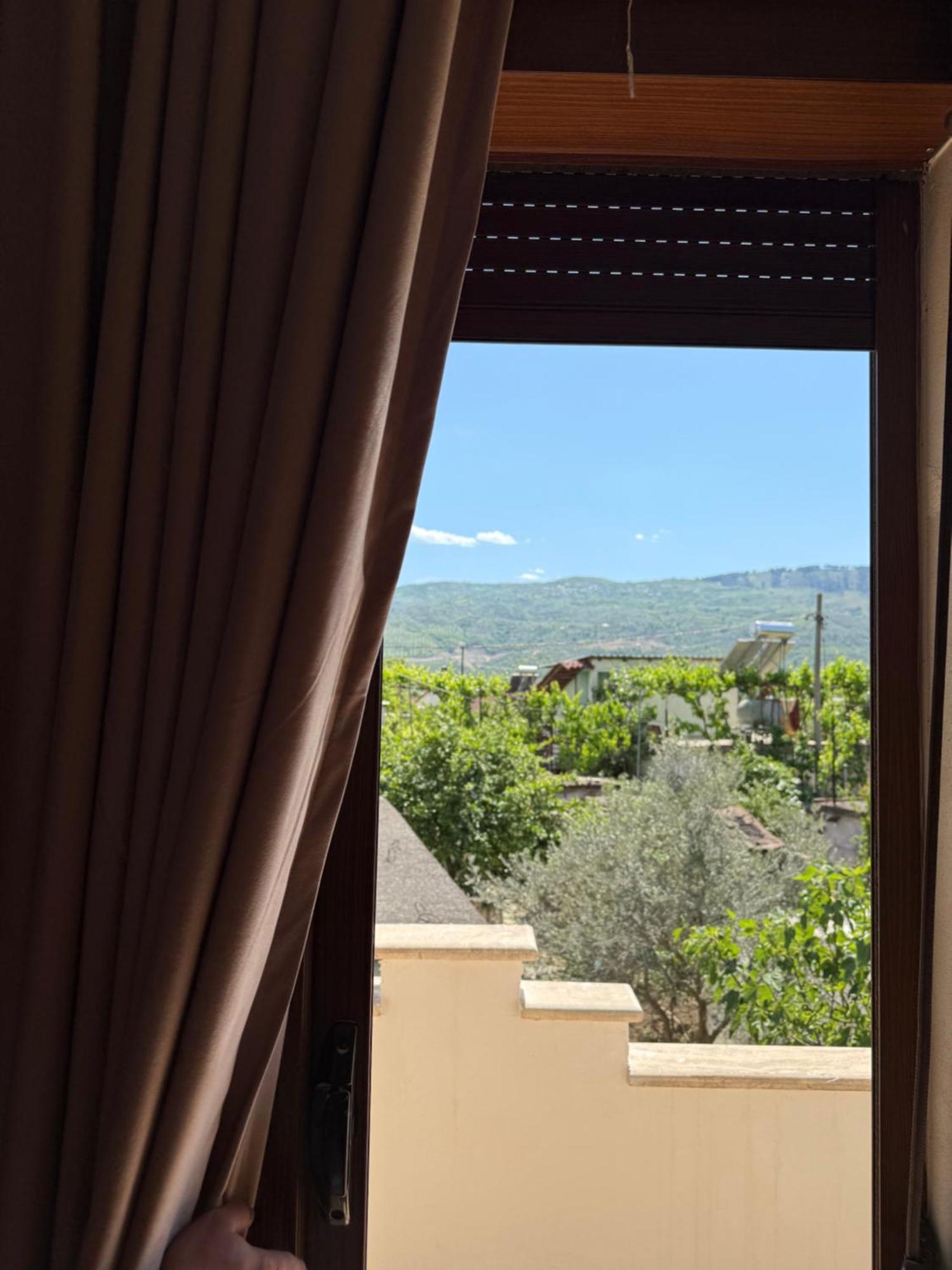 Anel'S Guesthouse Берат Экстерьер фото