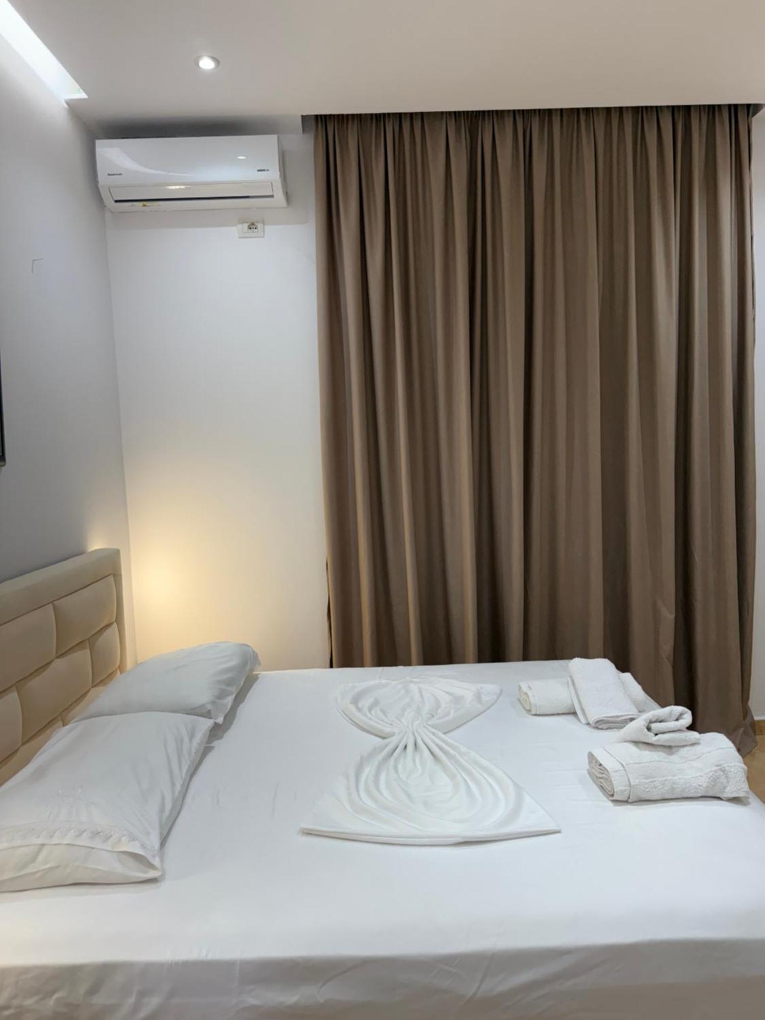 Anel'S Guesthouse Берат Экстерьер фото